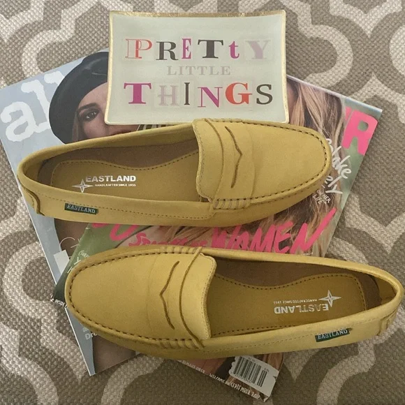 “Eastland” Patricia penny loafer driving moc; yellow nubuc; size 7; NWOT - Picture 8 of 13